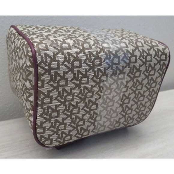 DKNY R84R4836 Women's O/S Beige/Red All Over "DKNY" Print 2 Piece Cosmetic Set - Picture 4 of 6